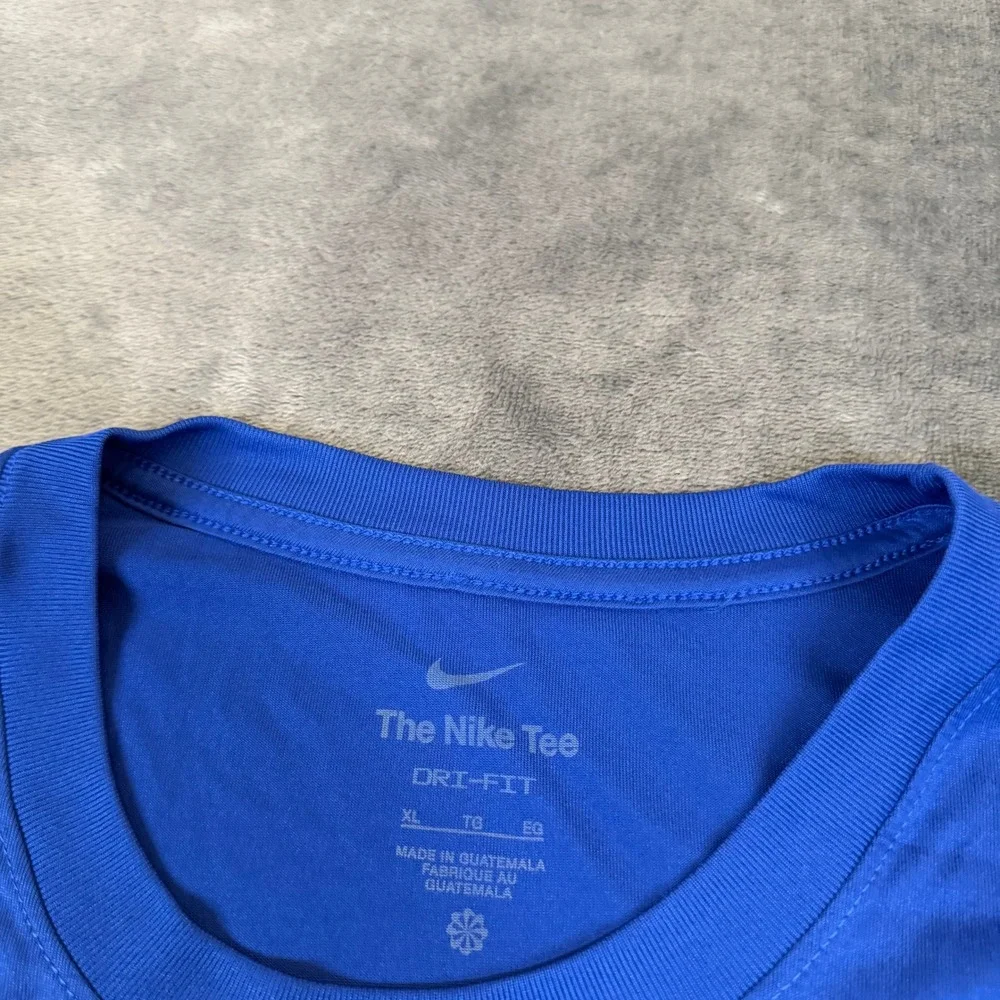 Nike item excellent